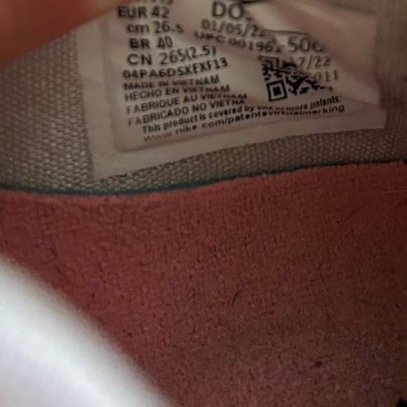 Nike LeBron 19 XIX Low "Mismatch" Men's Shoes Lilac-Dark Smoke Grey DO9829-500 - Picture 9 of 10